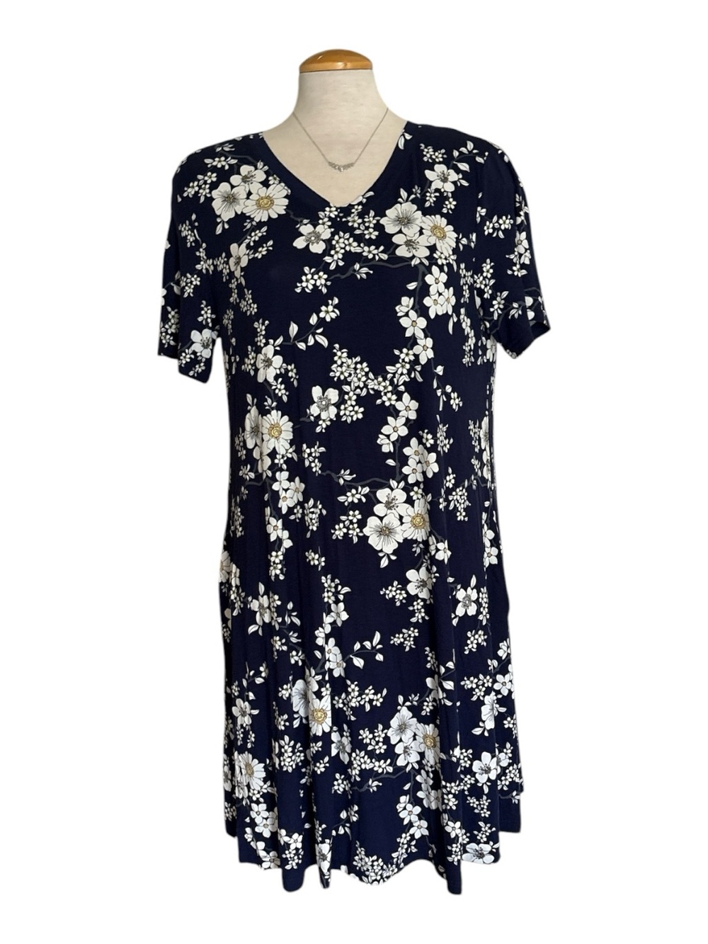 Women's Navy Floral V-Neck Midi Dress